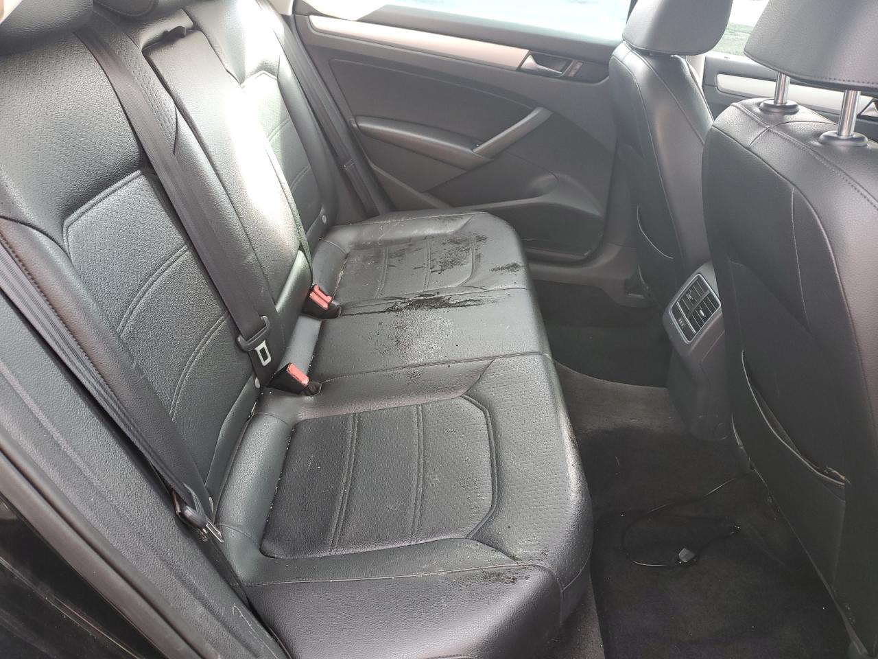 VOLKSWAGEN PASSAT SE