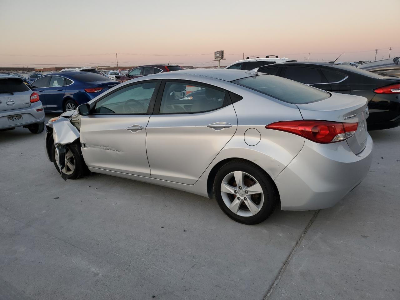 HYUNDAI ELANTRA GLS