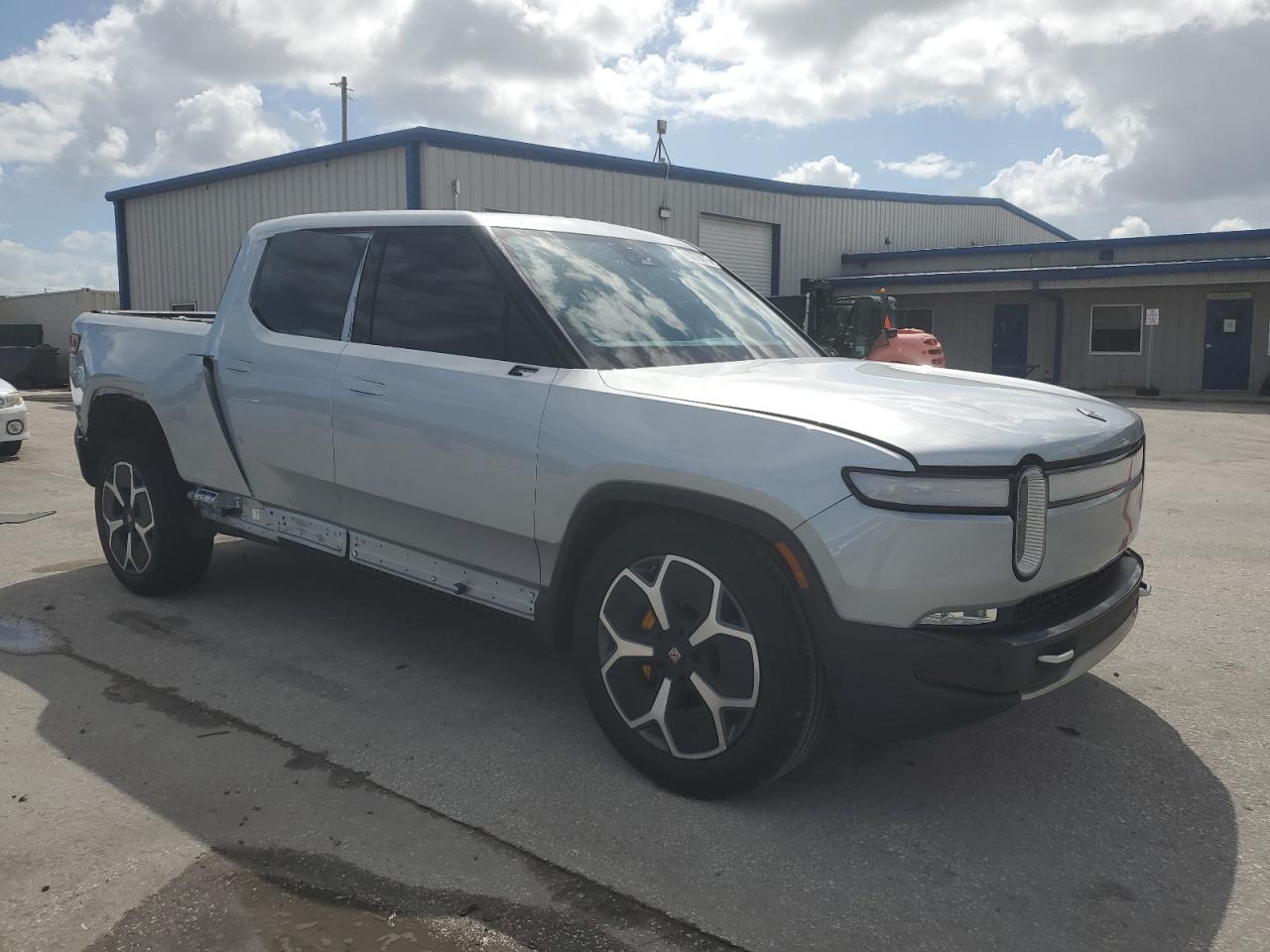RIVIAN R1T ADVENTURE