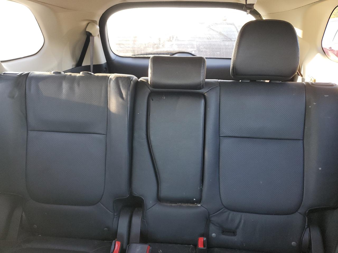 MITSUBISHI OUTLANDER SE