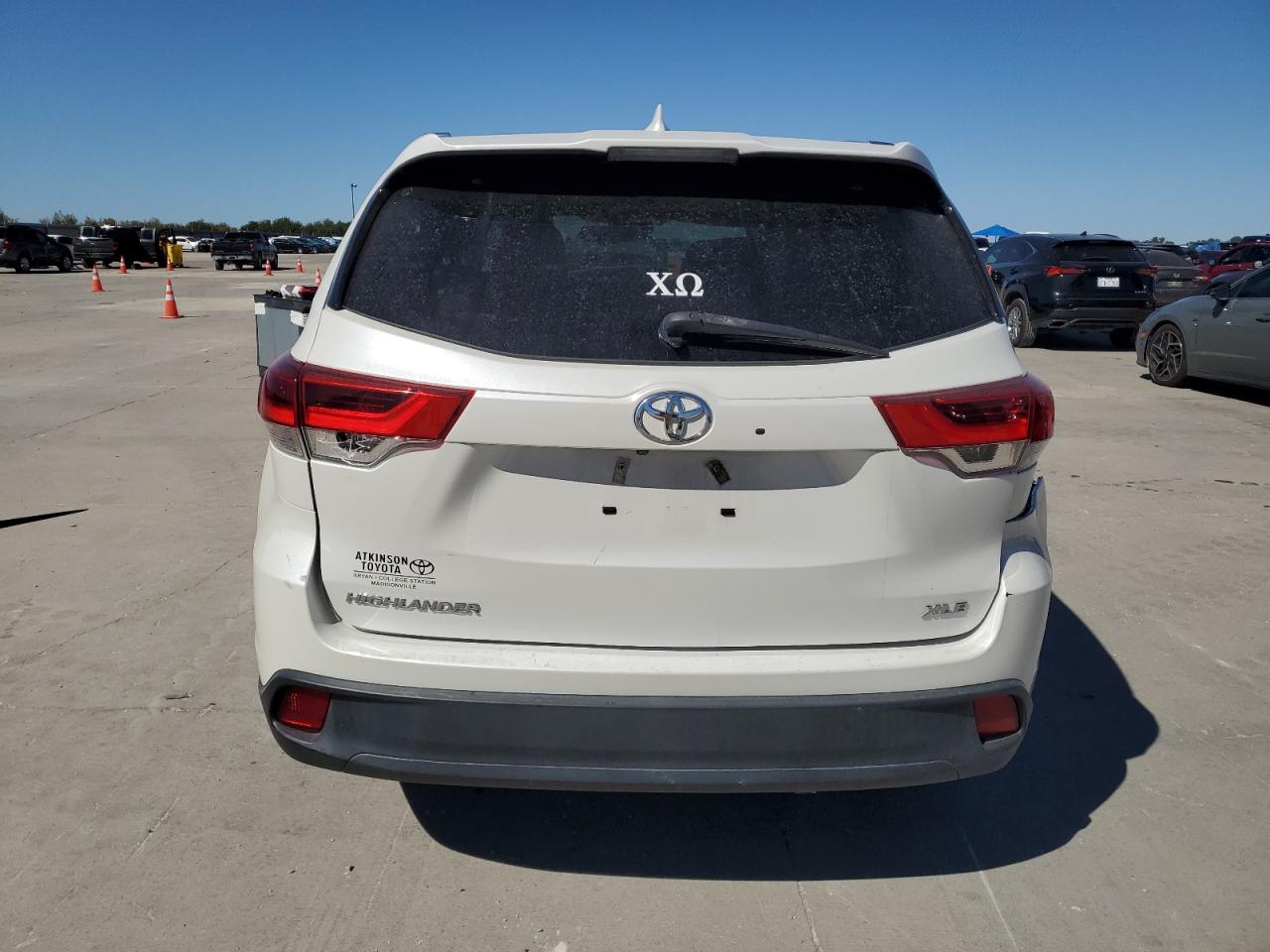 TOYOTA HIGHLANDER SE