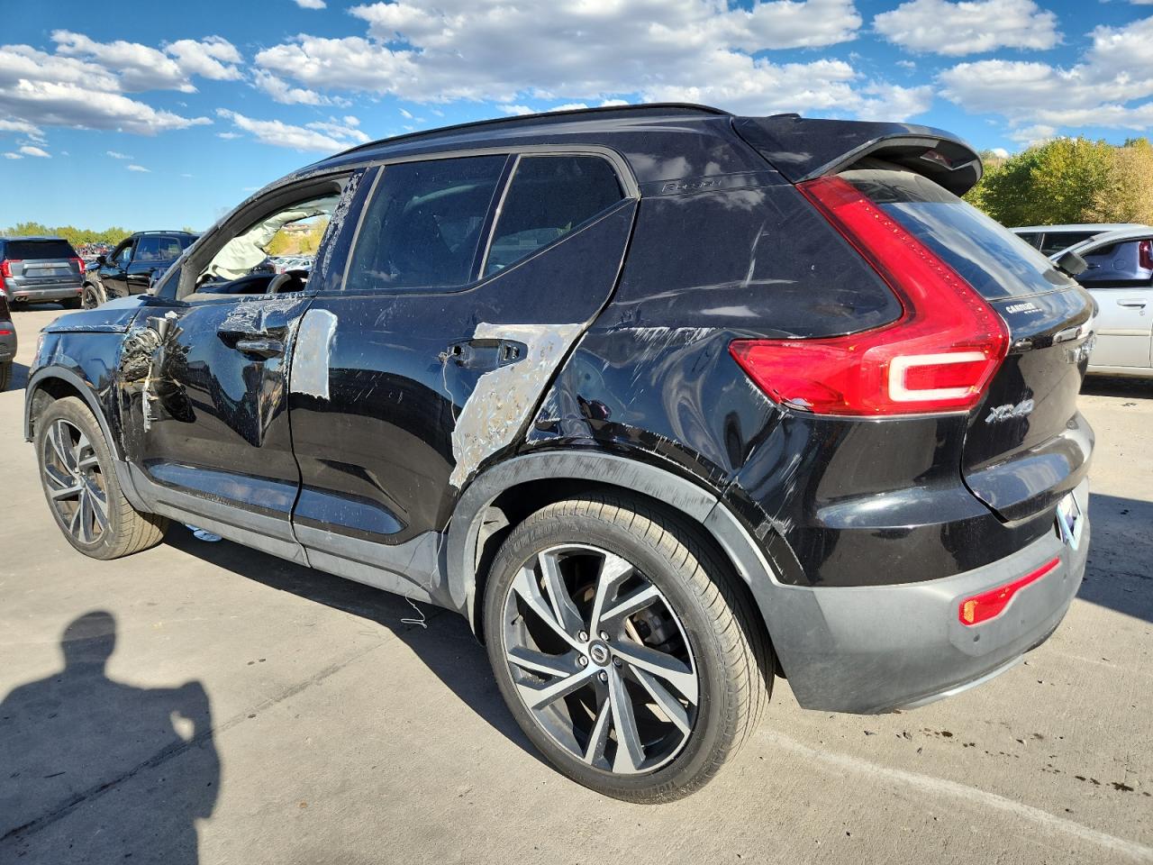 VOLVO XC40 T4 R-DESIGN