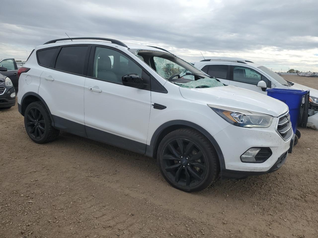 FORD ESCAPE SE