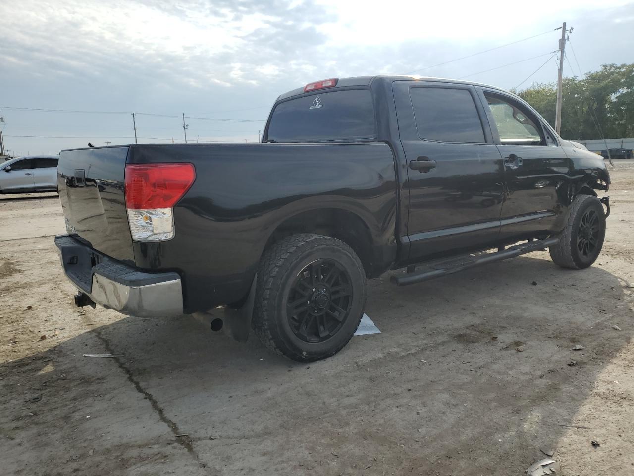TOYOTA TUNDRA CREWMAX SR5