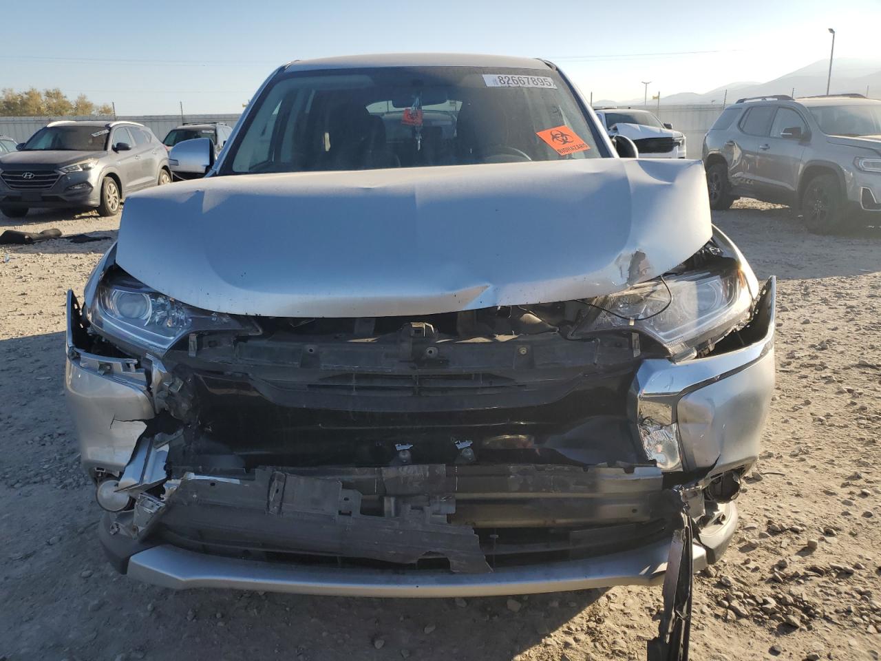 MITSUBISHI OUTLANDER SE