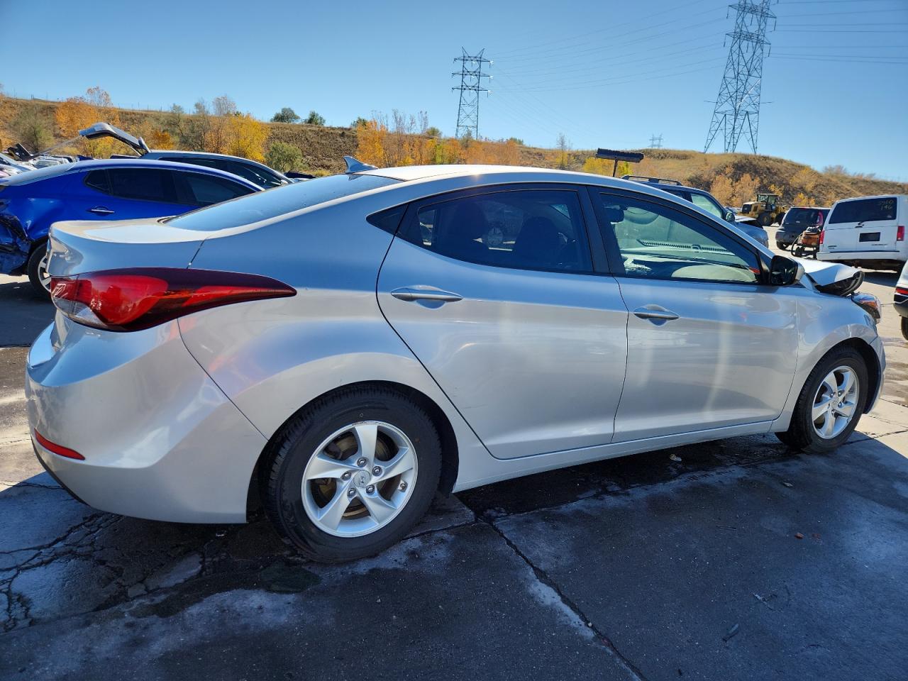 HYUNDAI ELANTRA SE