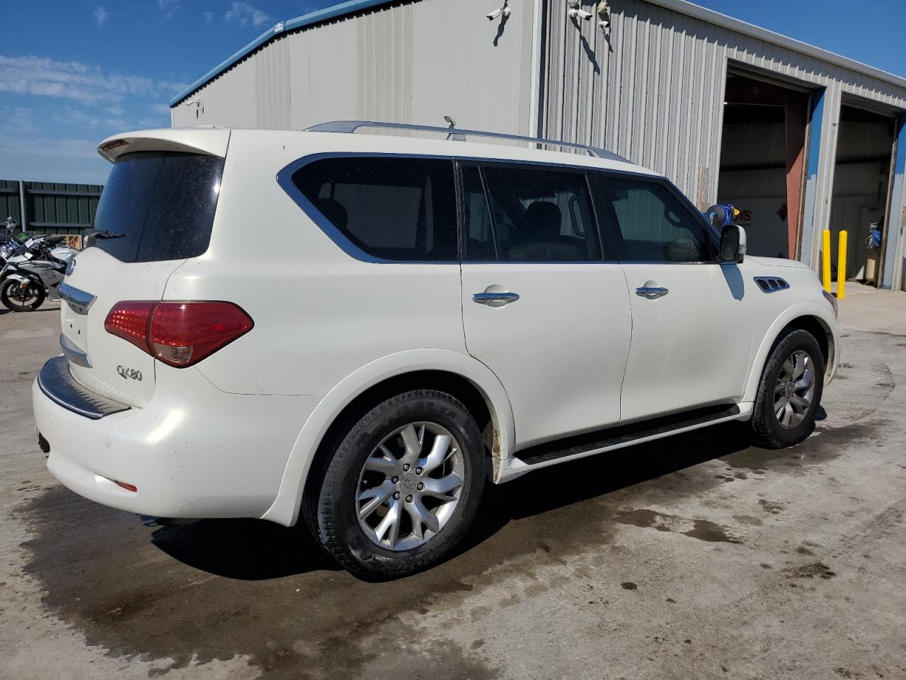 INFINITI QX80
