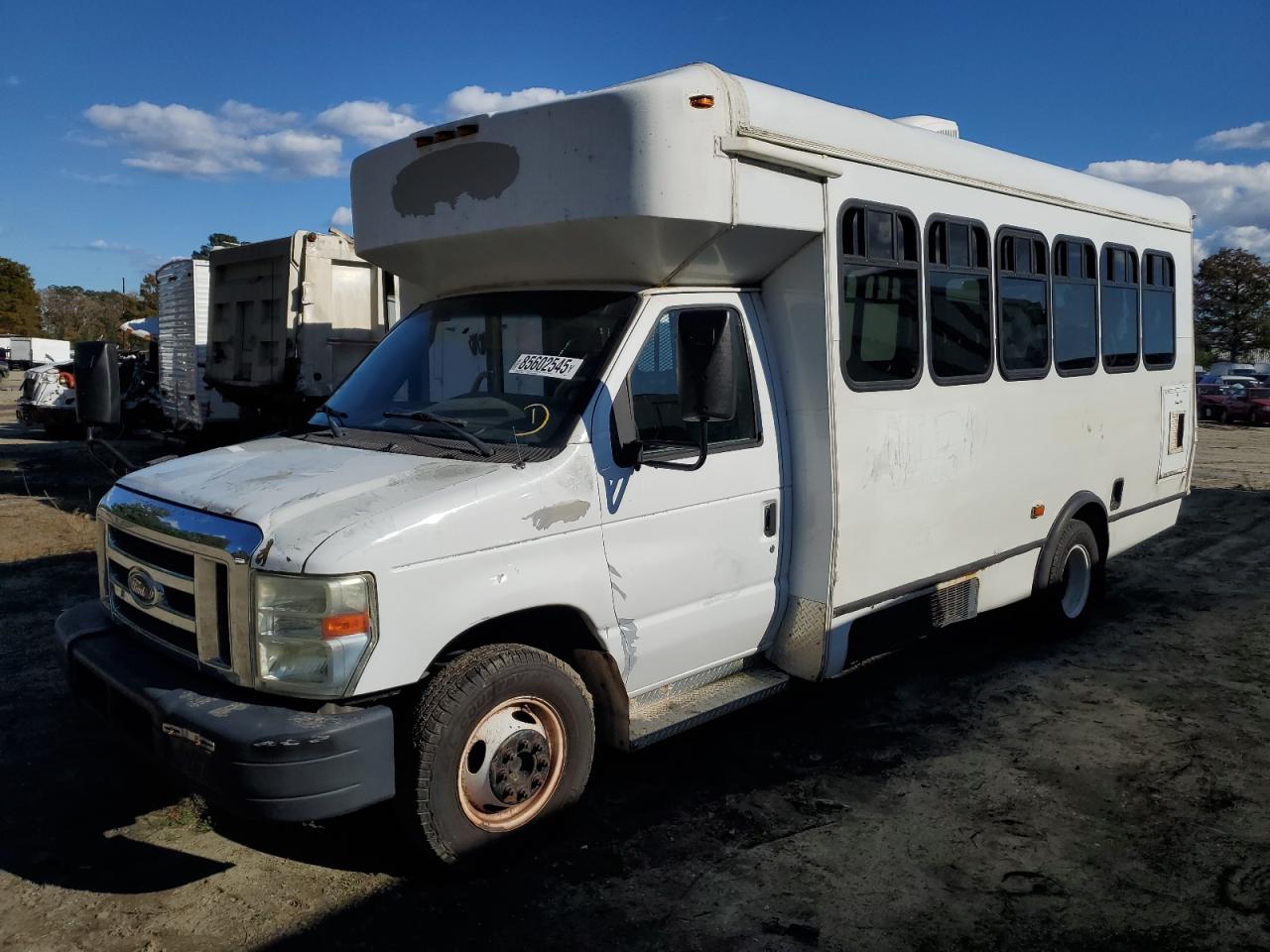 FORD ECONOLINE E450 SUPER DUTY CUTAWAY VAN
