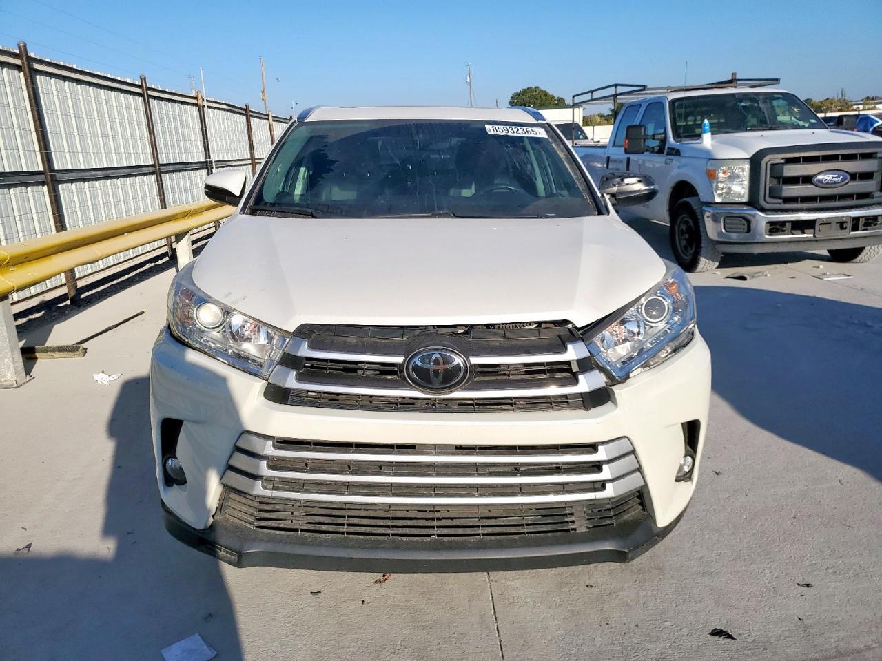 TOYOTA HIGHLANDER SE