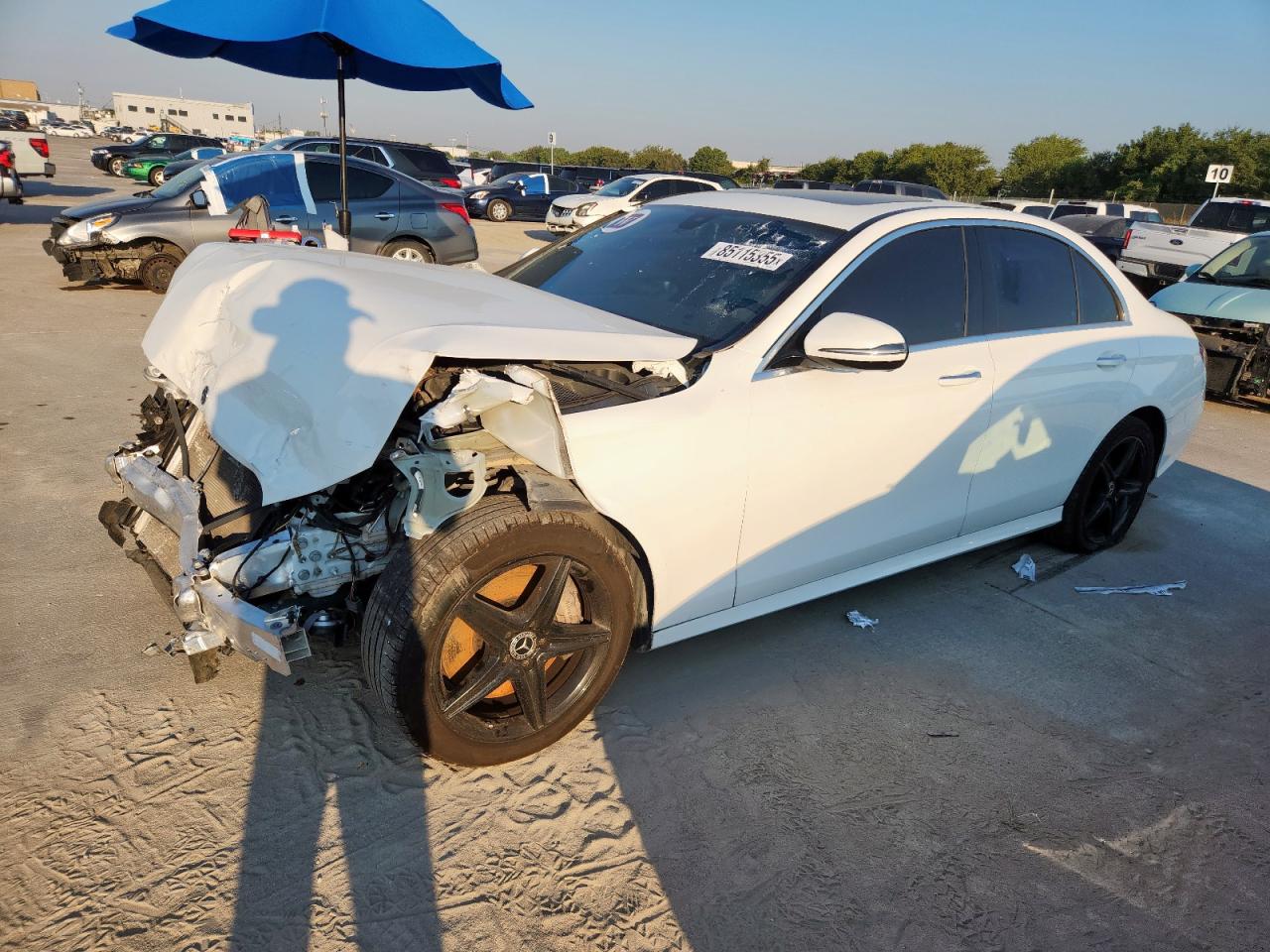 MERCEDES-BENZ E-CLASS 300