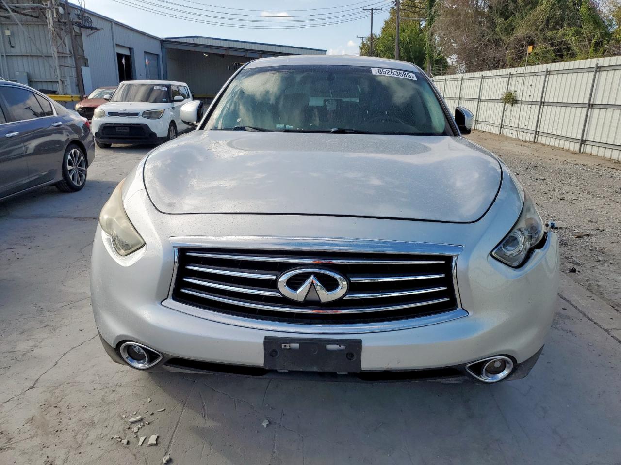 INFINITI QX70