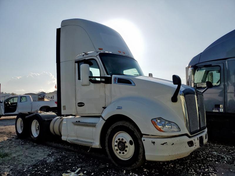 Global Auto Auctions: 2016 KENWORTH T680