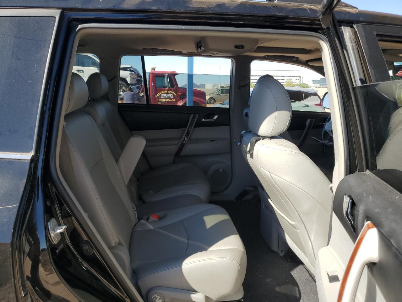 TOYOTA HIGHLANDER LIMITED