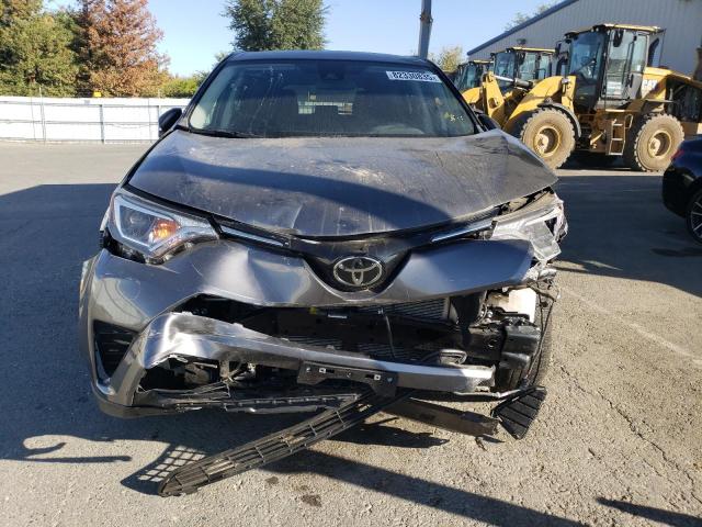 2018 TOYOTA RAV4 LE - JTMZFREV0JJ747902