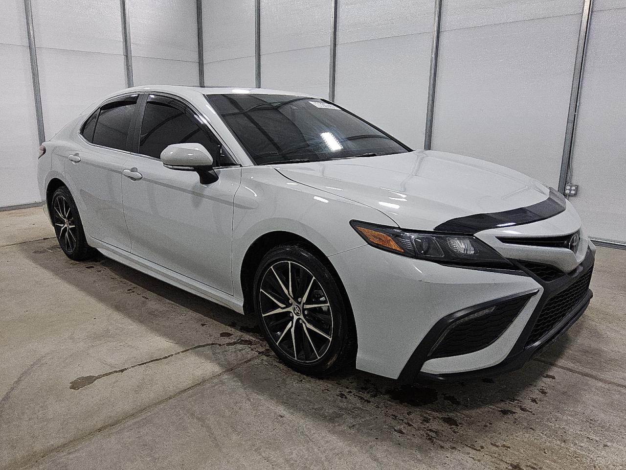 TOYOTA CAMRY SE NIGHT SHADE