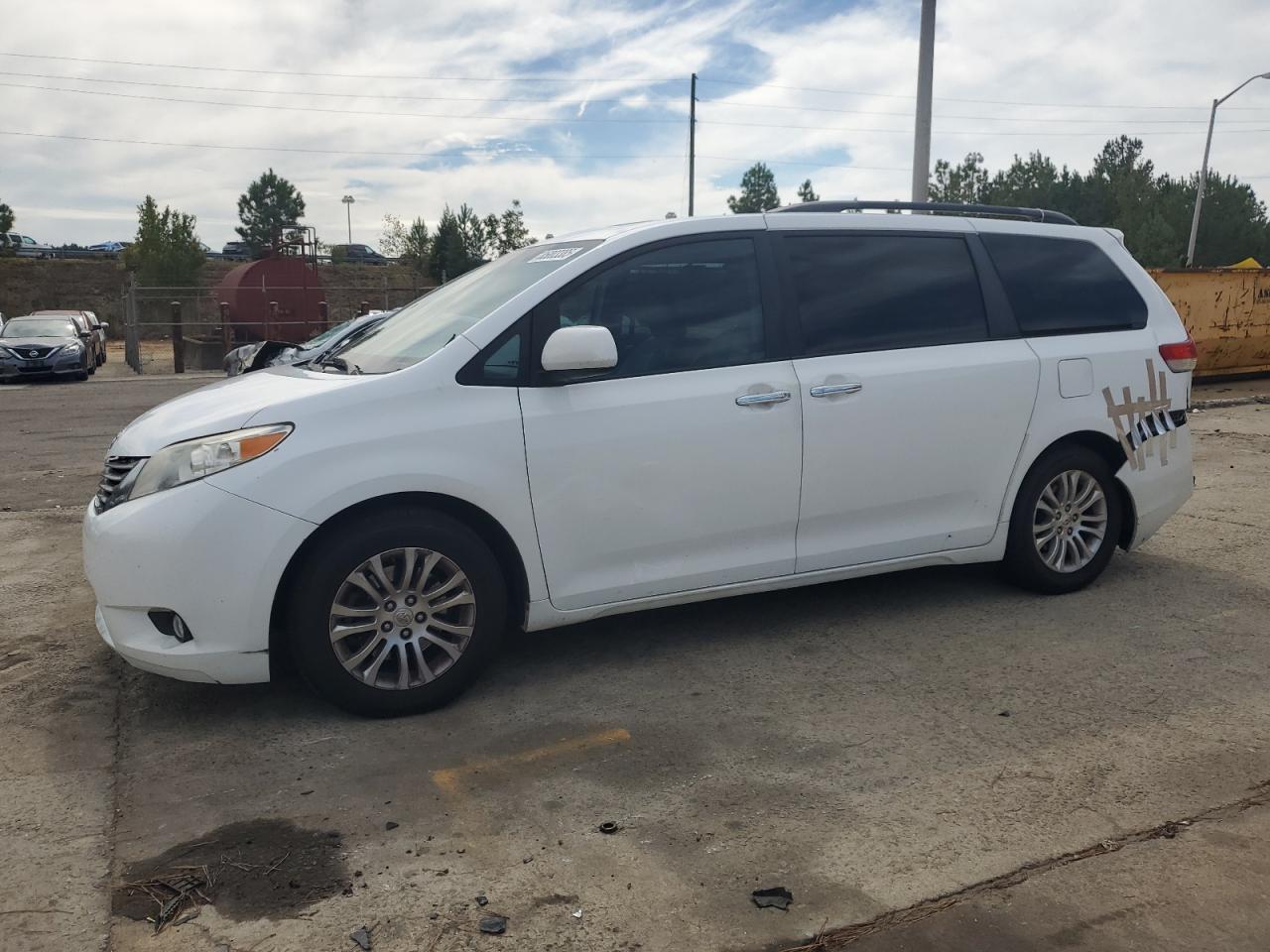TOYOTA SIENNA XLE
