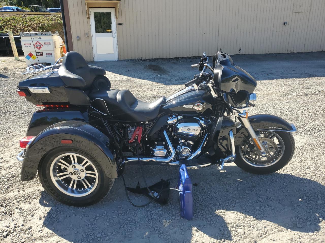  Salvage Harley-Davidson Fl