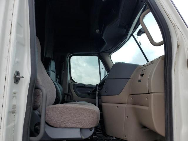 2013 FREIGHTLINER CASCADIA #3304666910