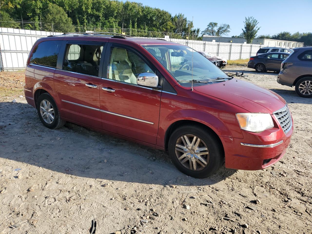CHRYSLER TOWN & COUNTRY LIMITED