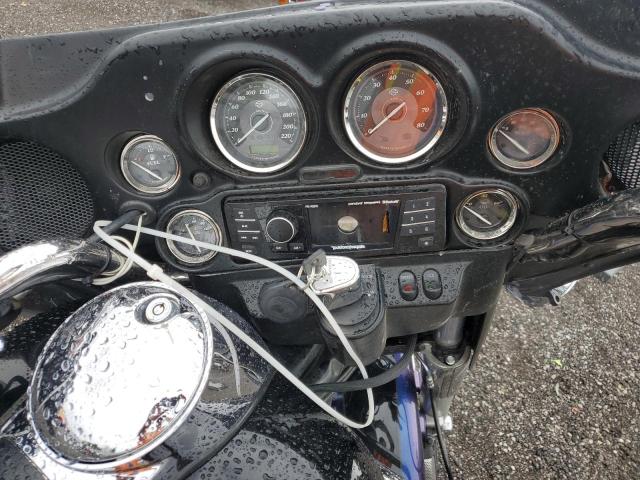 2010 HARLEY-DAVIDSON FLHTK - 1HD1KEM11AB633593