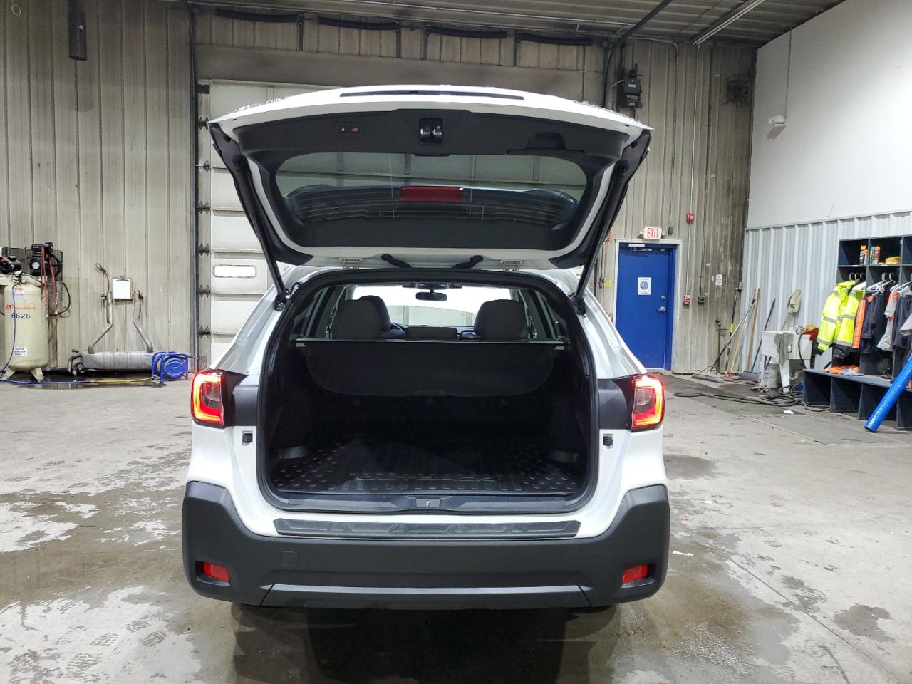 SUBARU OUTBACK PREMIUM