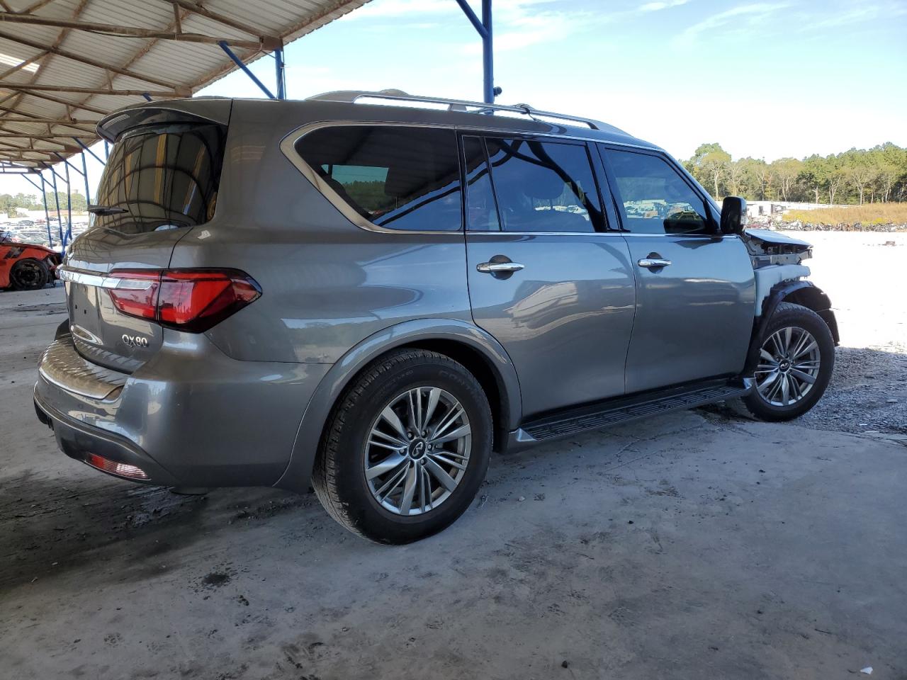INFINITI QX80 LUXE