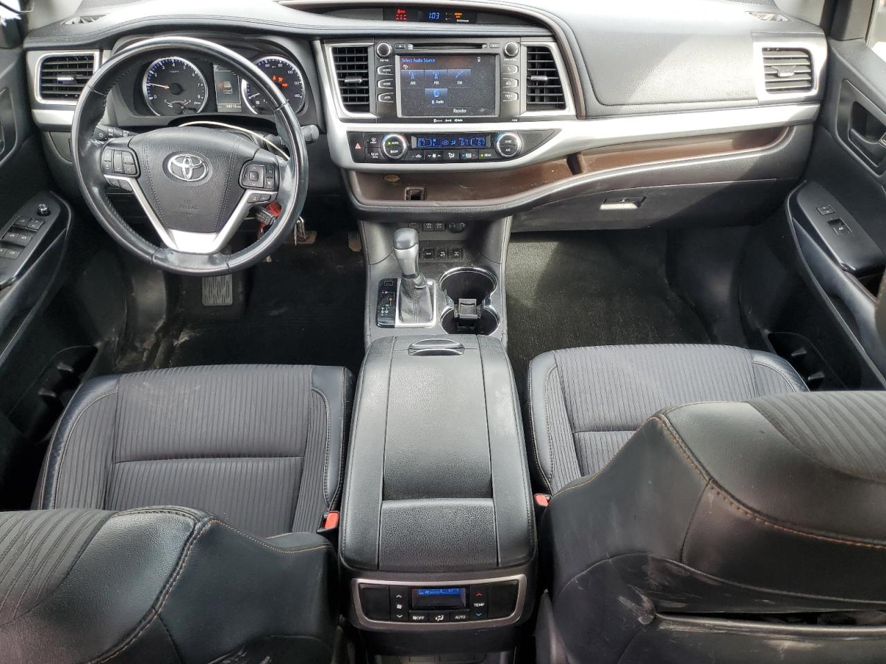TOYOTA HIGHLANDER LE