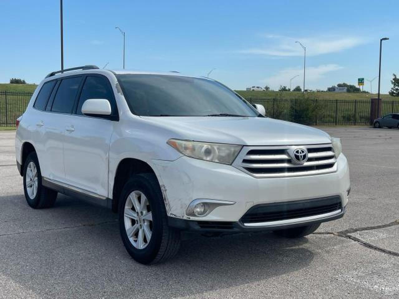 TOYOTA HIGHLANDER BASE