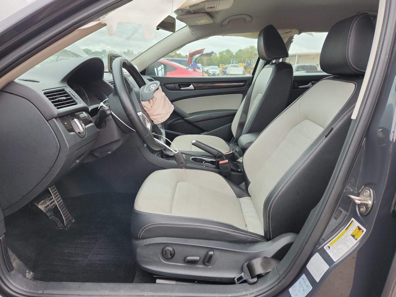 VOLKSWAGEN PASSAT SE