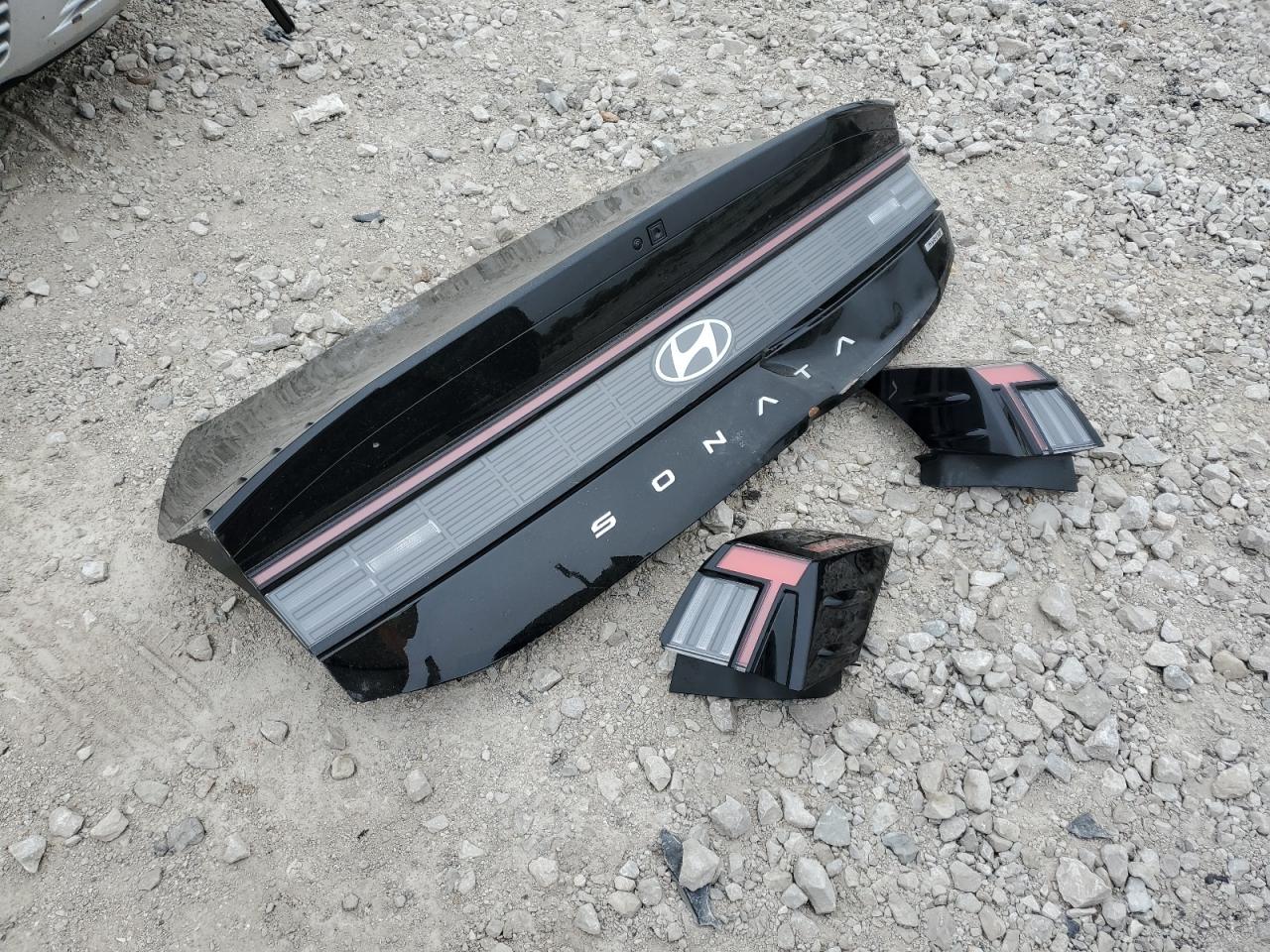 HYUNDAI SONATA HYBRID