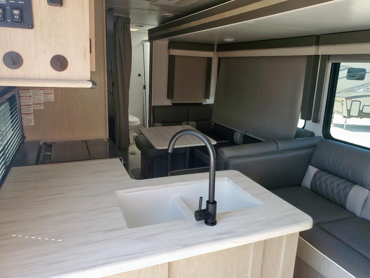 Lot #3290424801 2023 WILDCAT 28 TRAILER