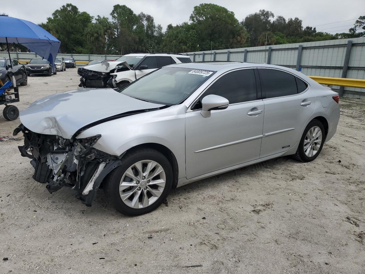 Lot #3260597123 2013 LEXUS ES 300H
