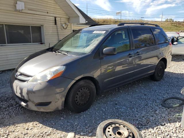 TOYOTA SIENNA CE