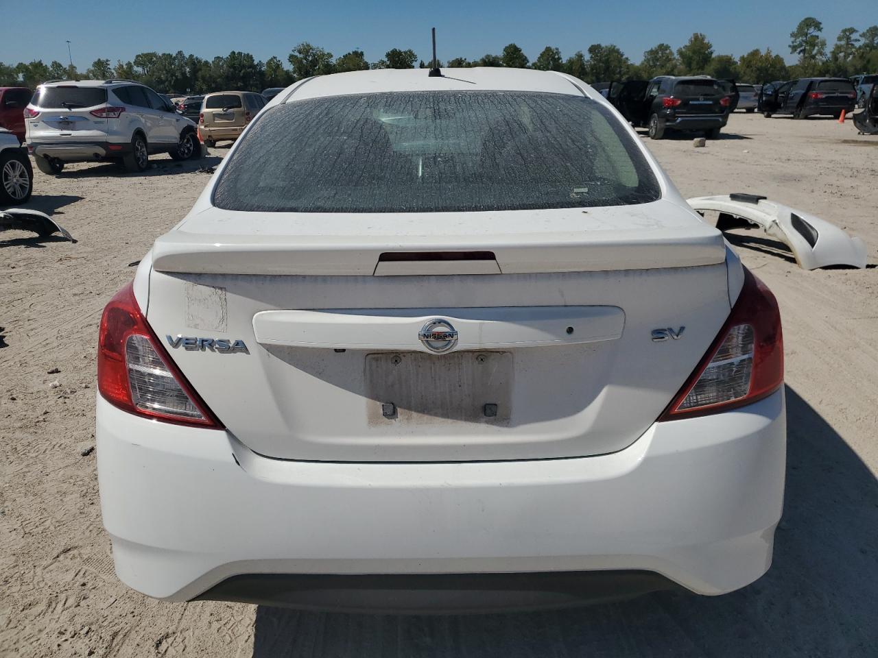 NISSAN VERSA S