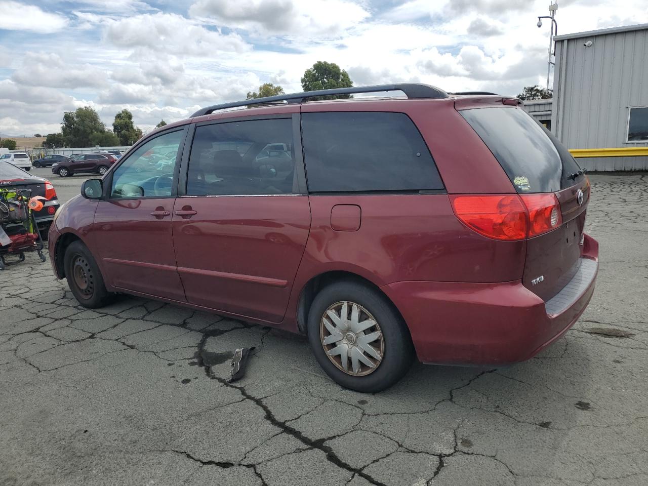 Lot #3310691762 2009 TOYOTA SIENNA CE