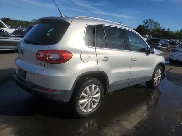 2011 VOLKSWAGEN TIGUAN S - WVGBV7AX5BW527753