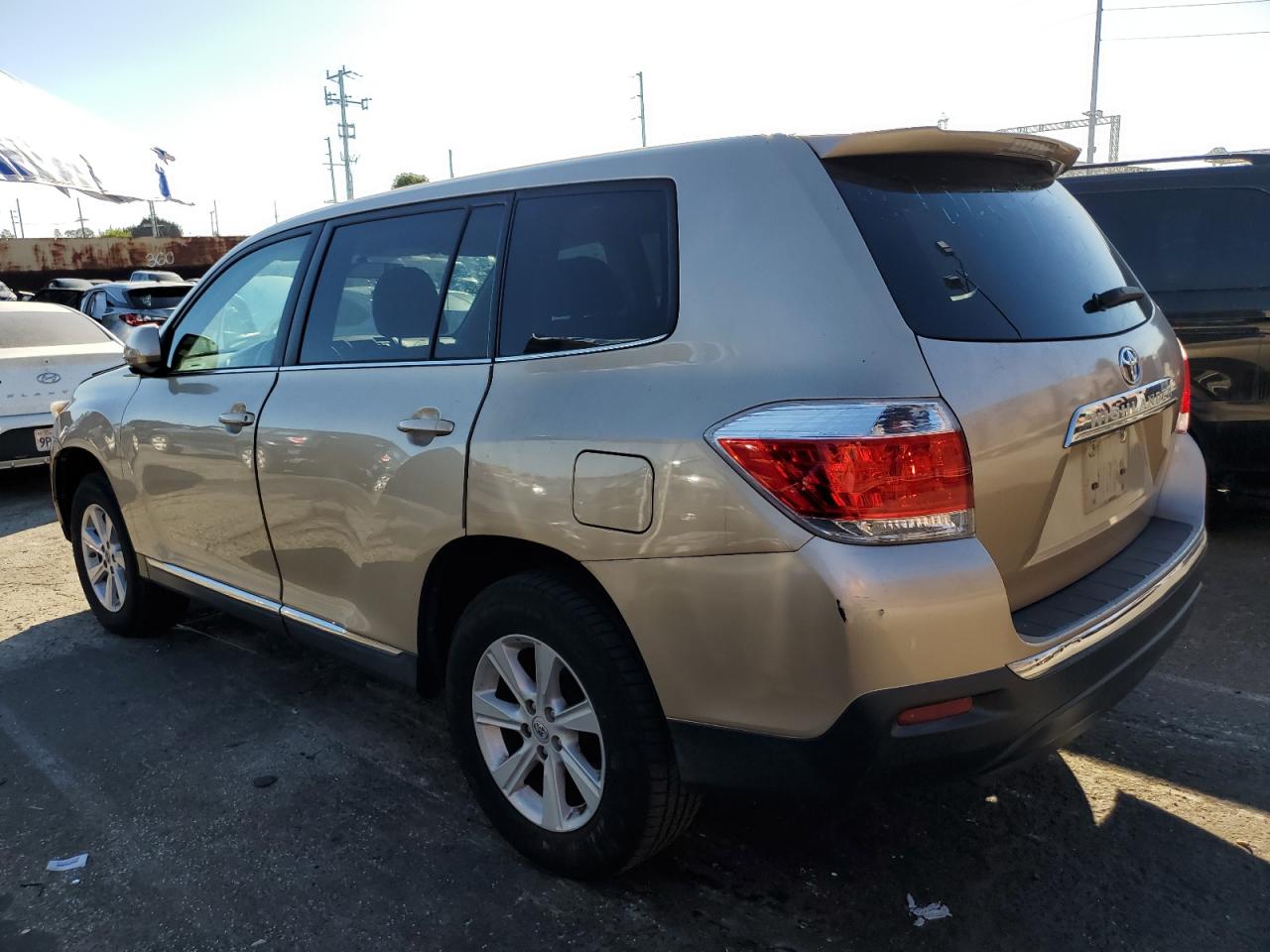 TOYOTA HIGHLANDER BASE