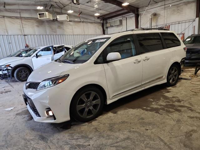 TOYOTA SIENNA SE