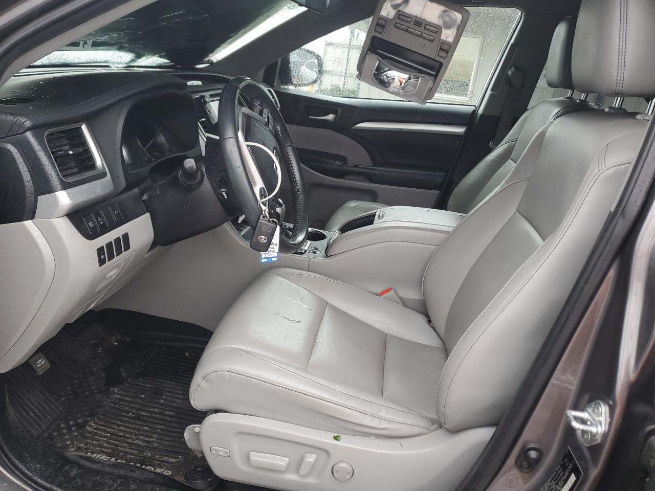 TOYOTA HIGHLANDER SE