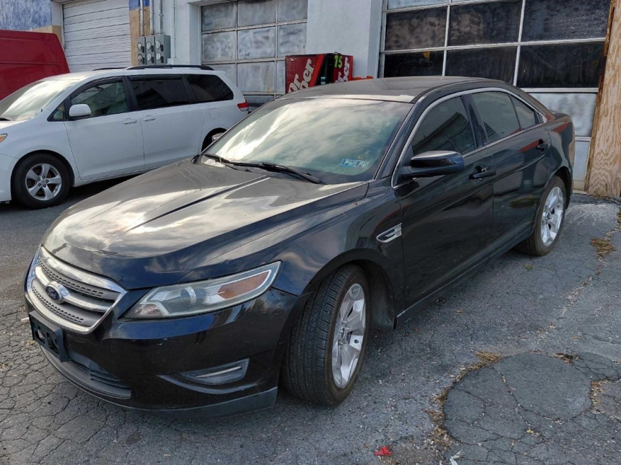 FORD TAURUS SE
