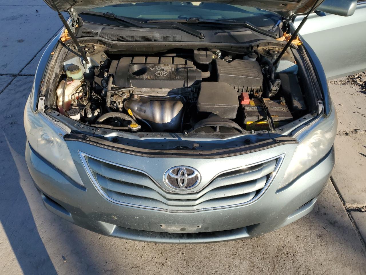 TOYOTA CAMRY BASE