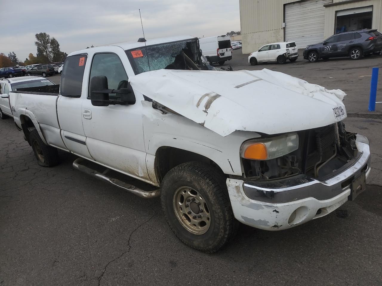 Lot #3290443776 2004 GMC SIERRA K25