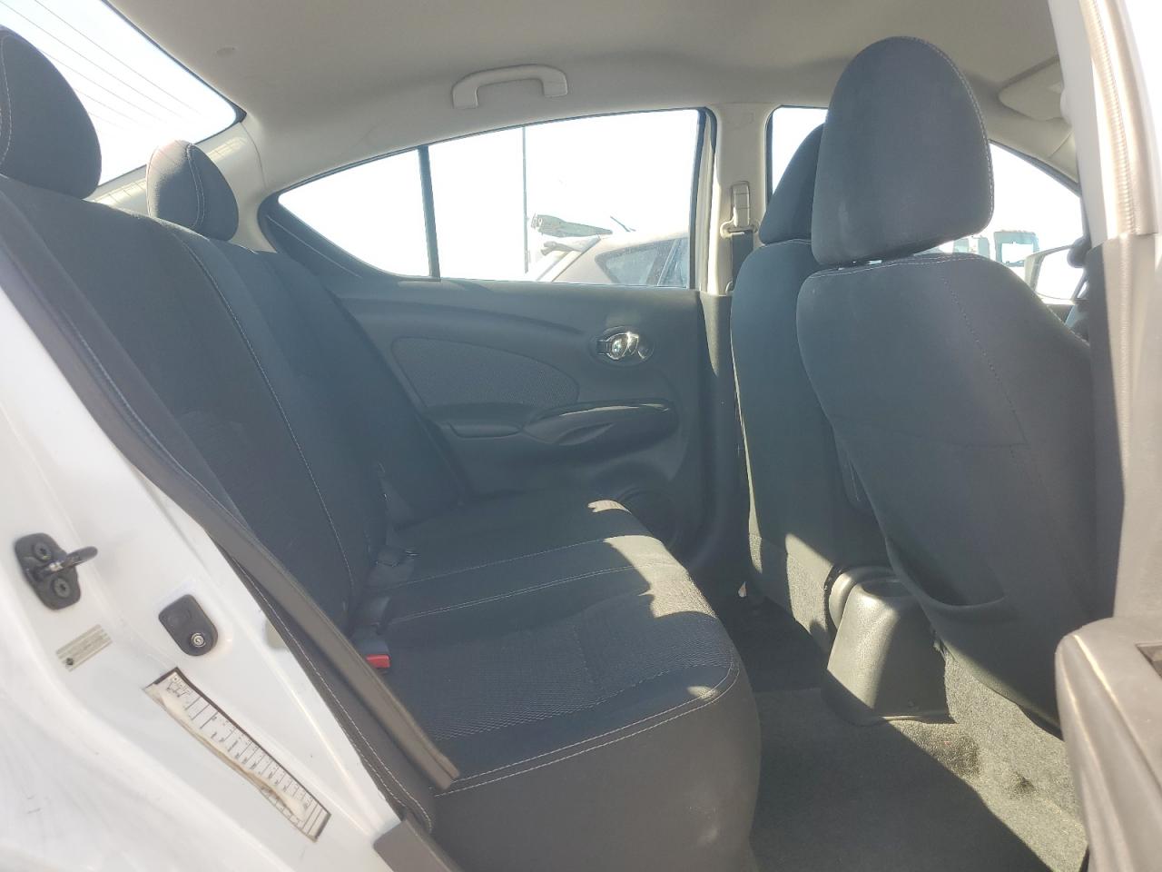 NISSAN VERSA S