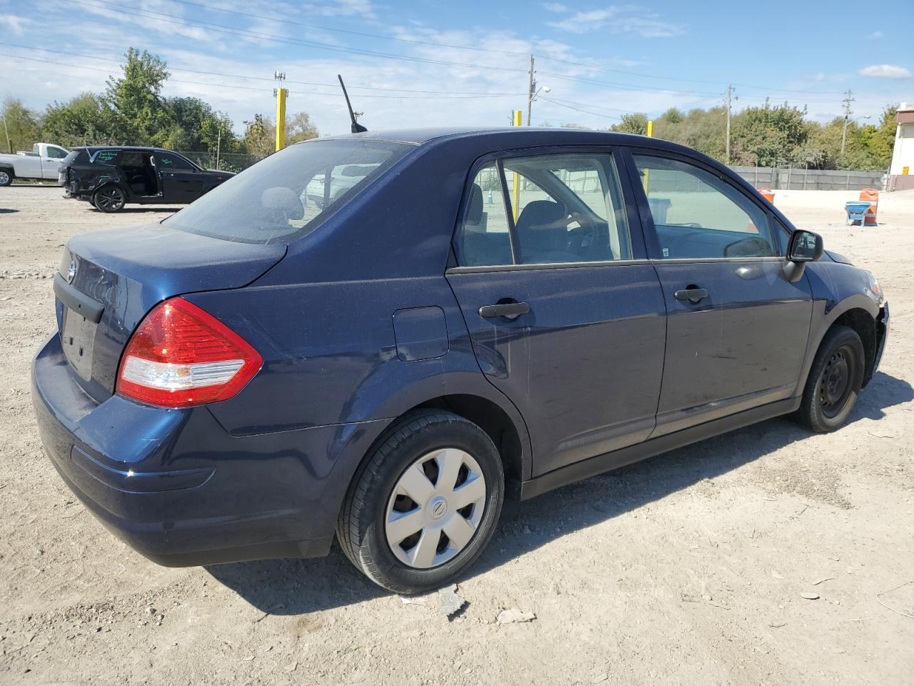 NISSAN VERSA S