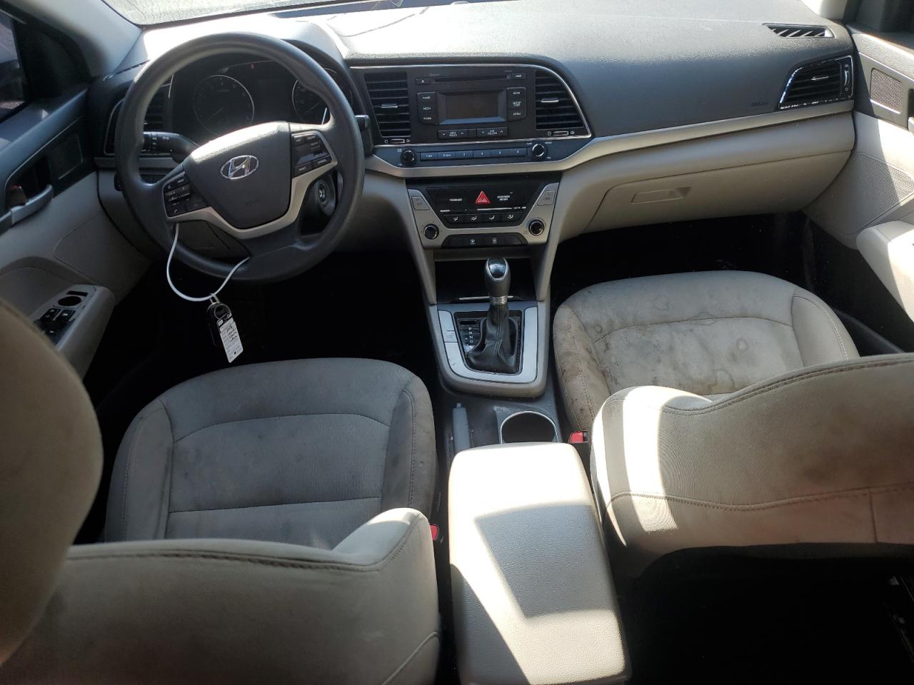 HYUNDAI ELANTRA SE