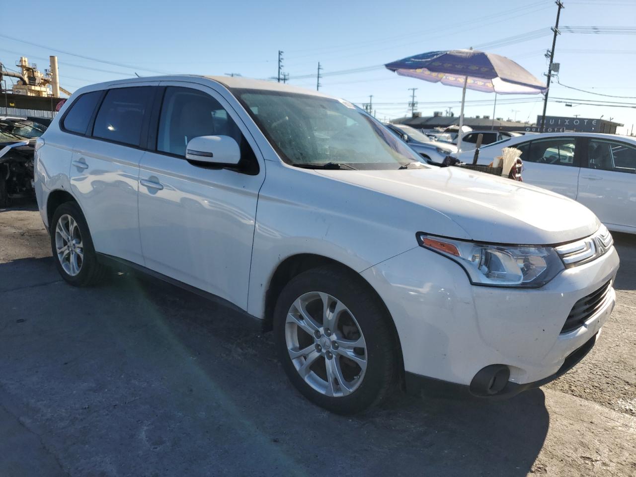 MITSUBISHI OUTLANDER SE