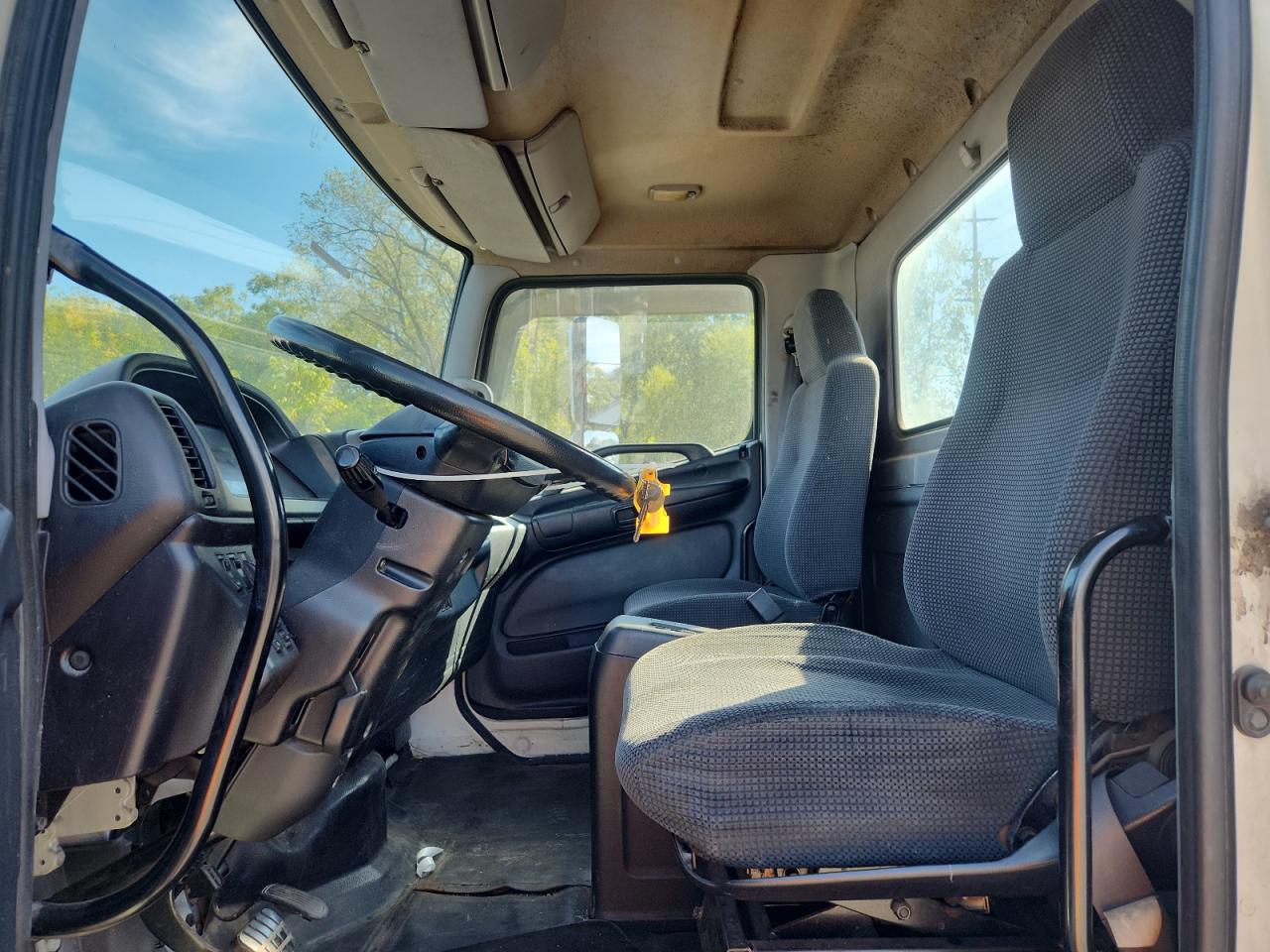 Lot #3268357271 2010 HINO HINO 338