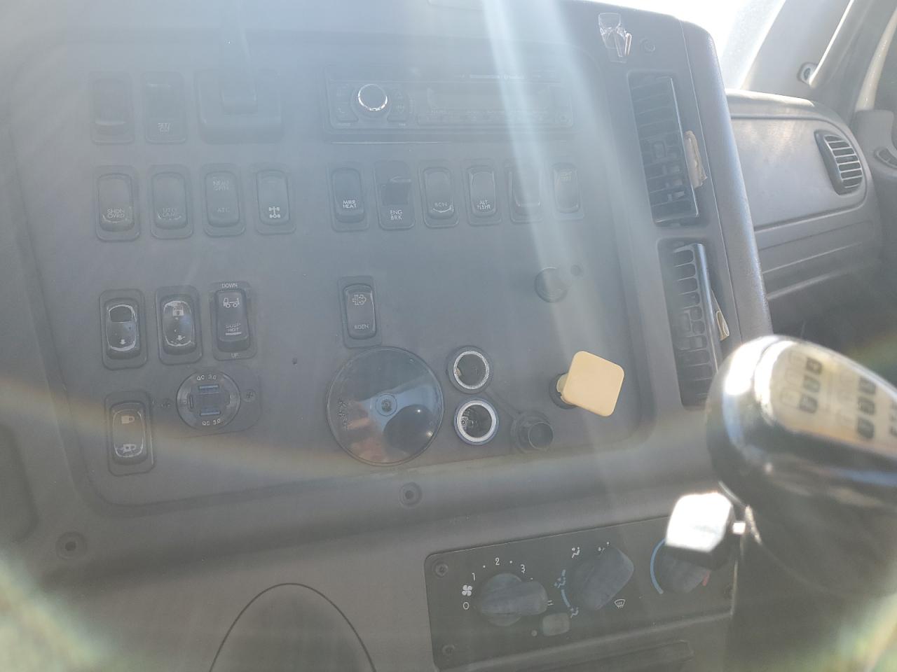 Lot #3285573275 2016 FREIGHTLINER M2 112 MED