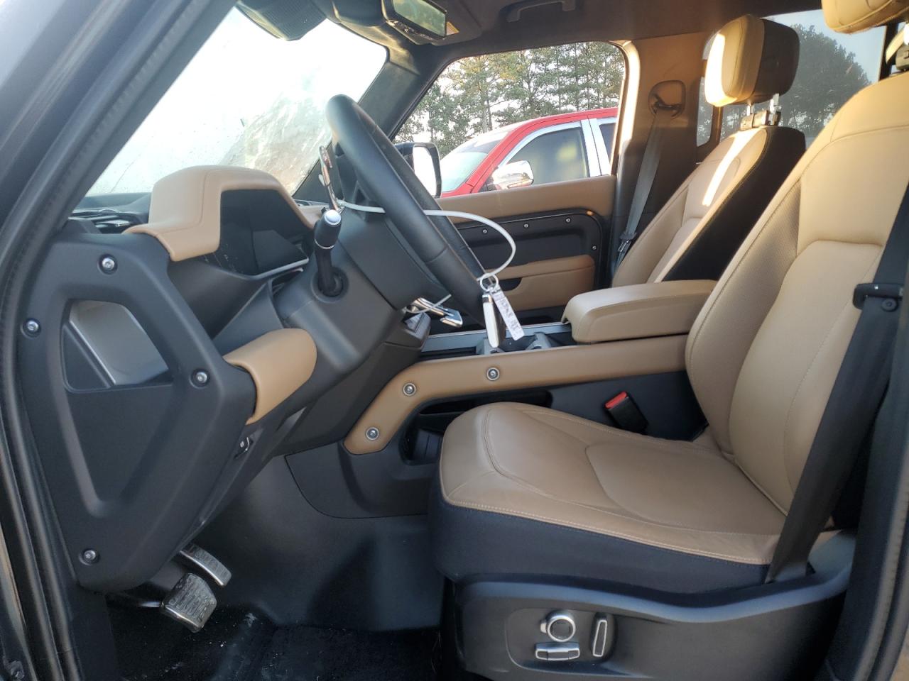 LAND ROVER DEFENDER 130