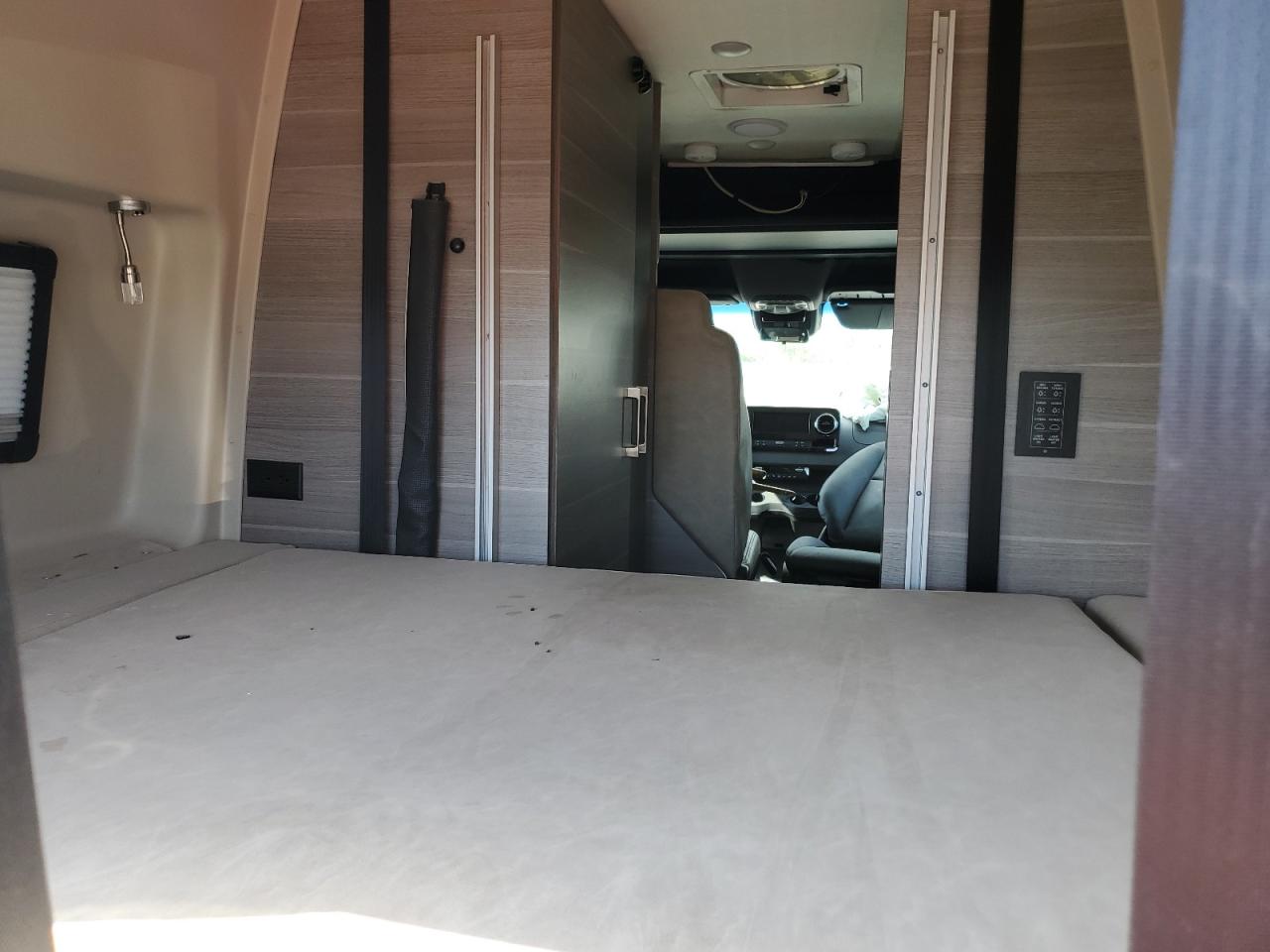 MERCEDES-BENZ SPRINTER 2500